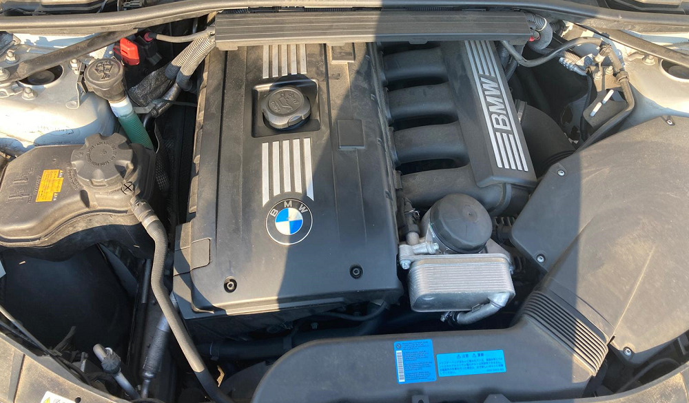 BMW325iのエンジン